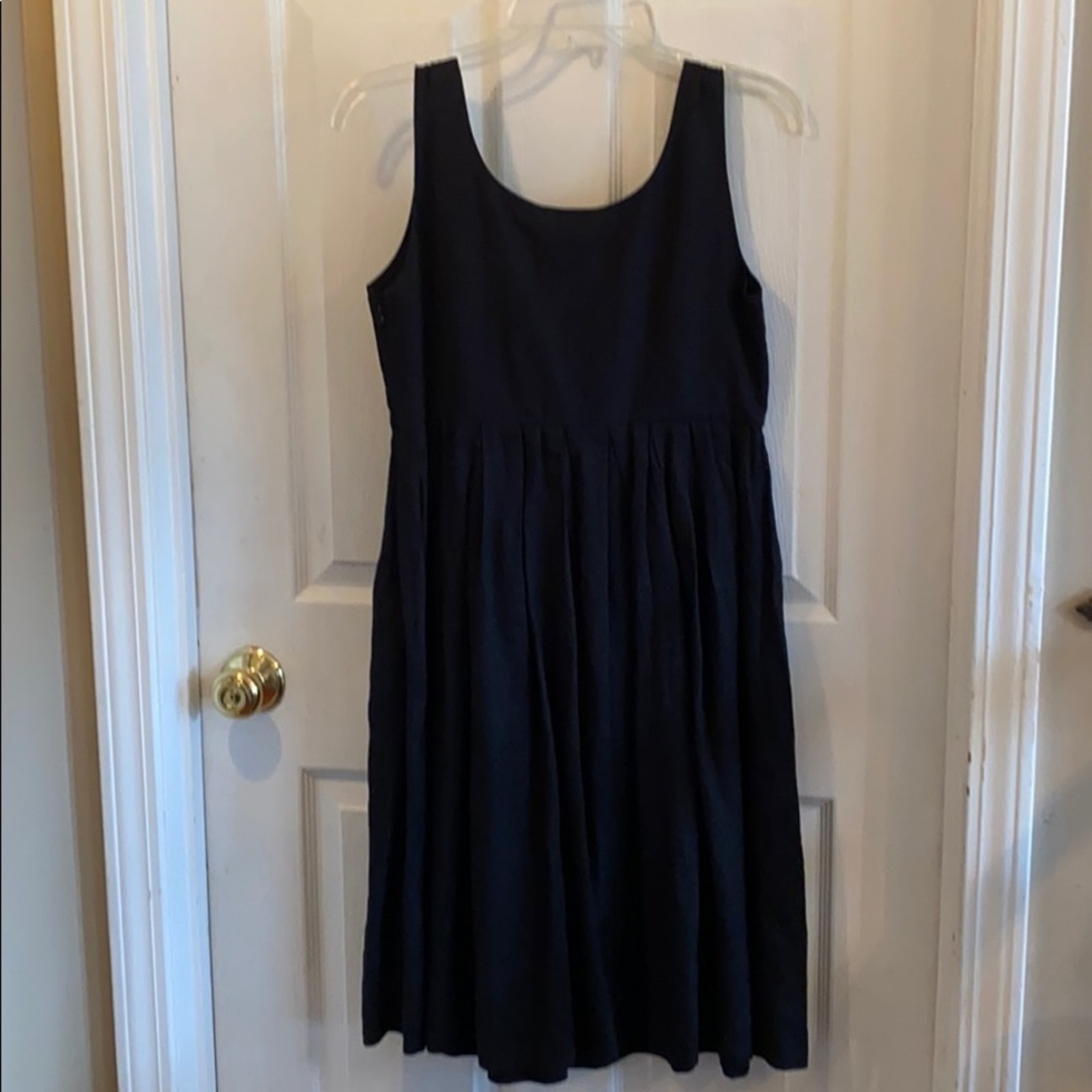 Banana Republic 4 Sleeveless Black Dress